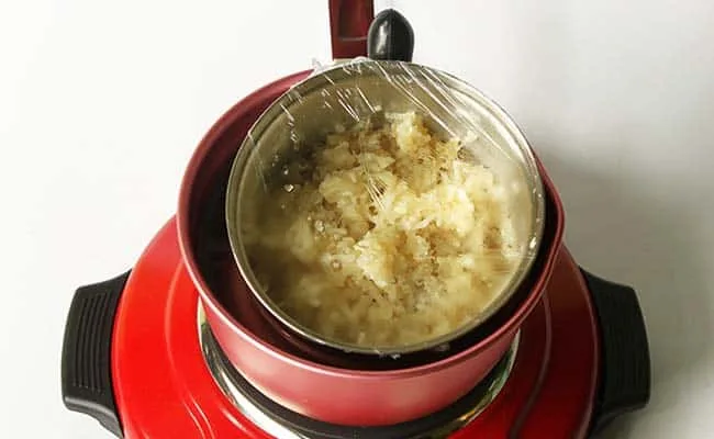 masukkan dalam double boiler