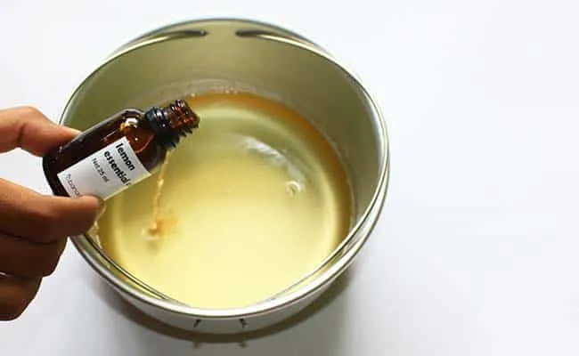 tambahkan essential oil